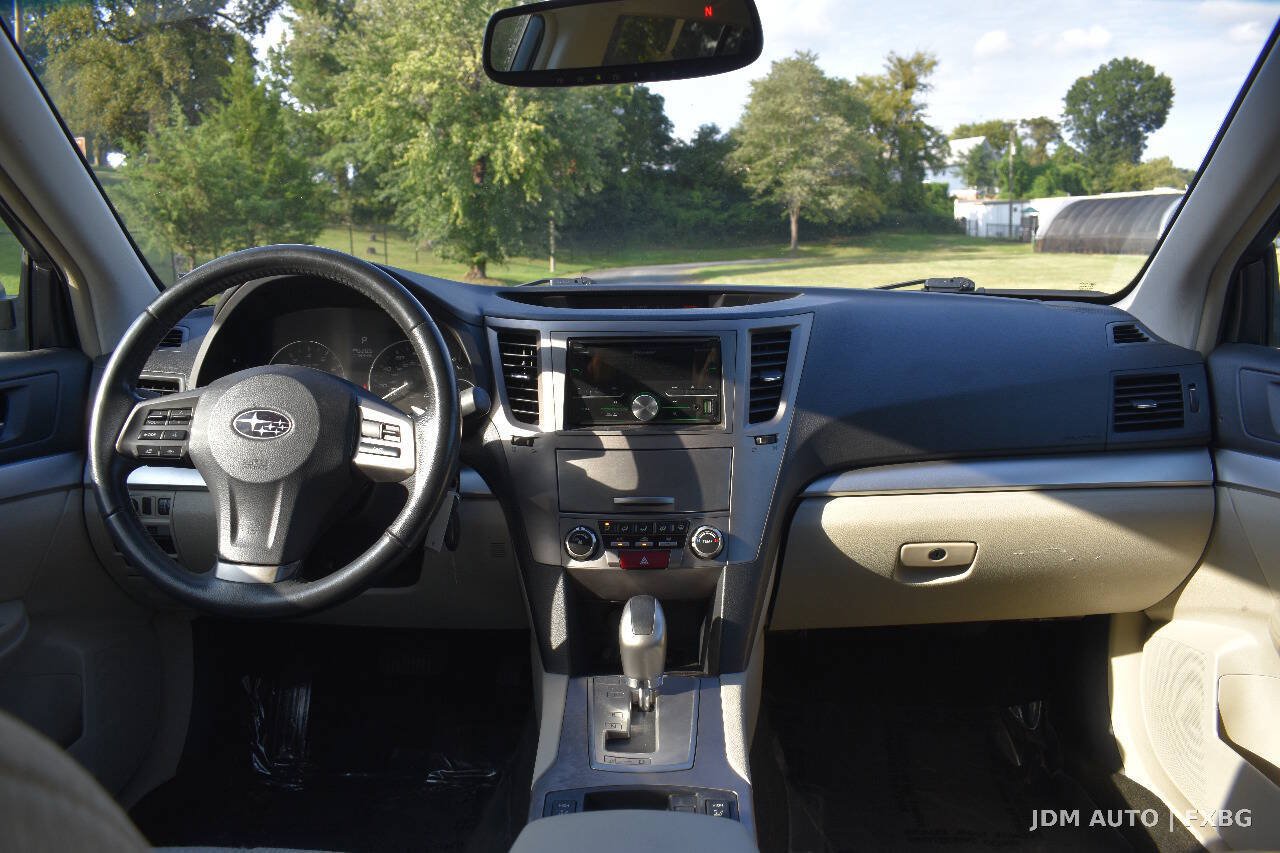 Used 2012 Subaru Outback 2.5i Premium w/ All-Weather Pkg AWD/4WD image 17