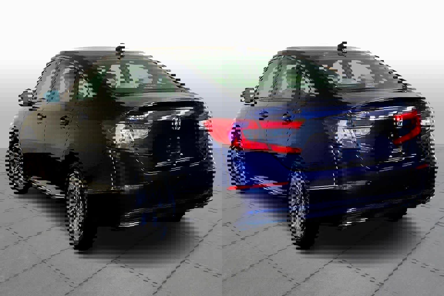 Used 2018 Honda Accord EX image 12