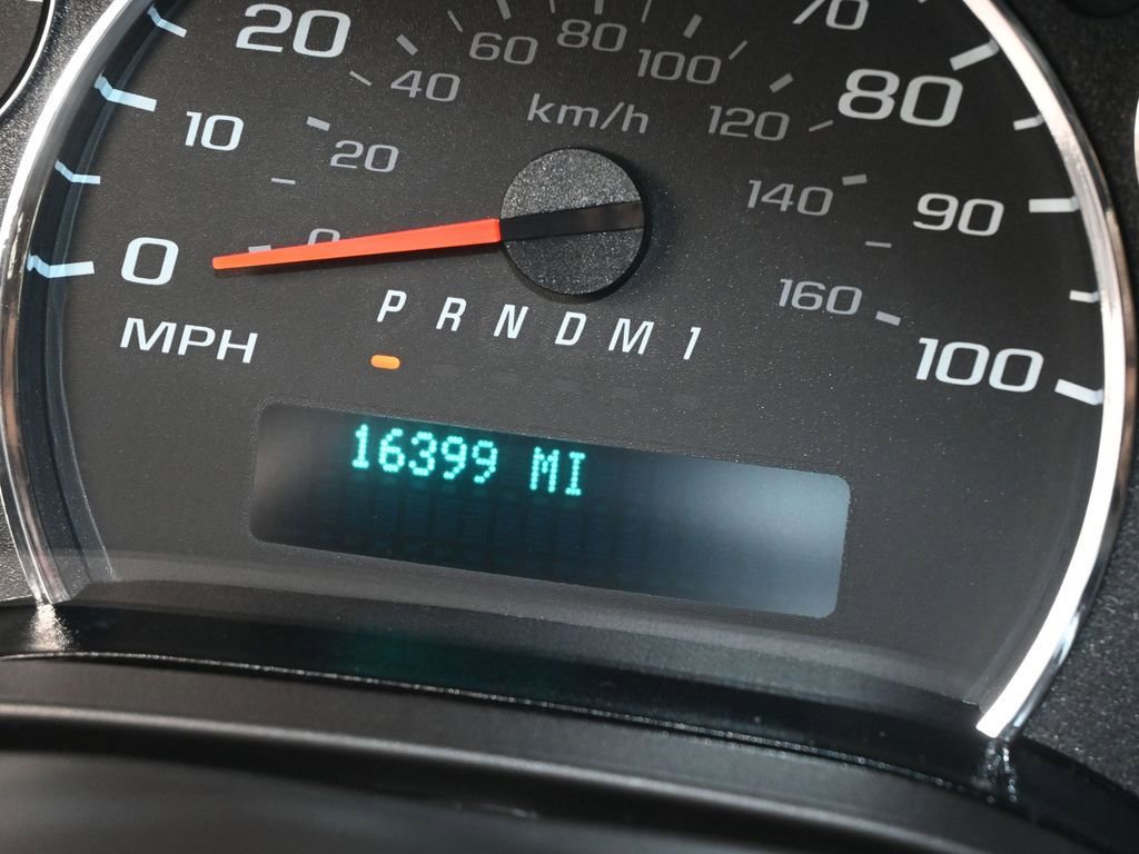 Used 2024 Chevrolet Express 2500 Work Van w/ Driver Convenience Package image 28