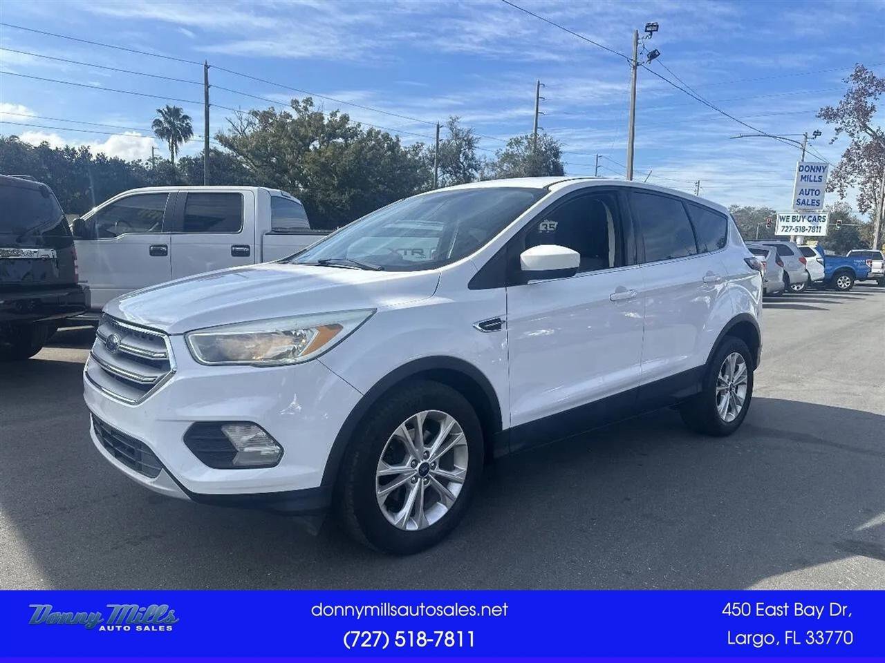 Used 2017 Ford Escape SE FWD image 1