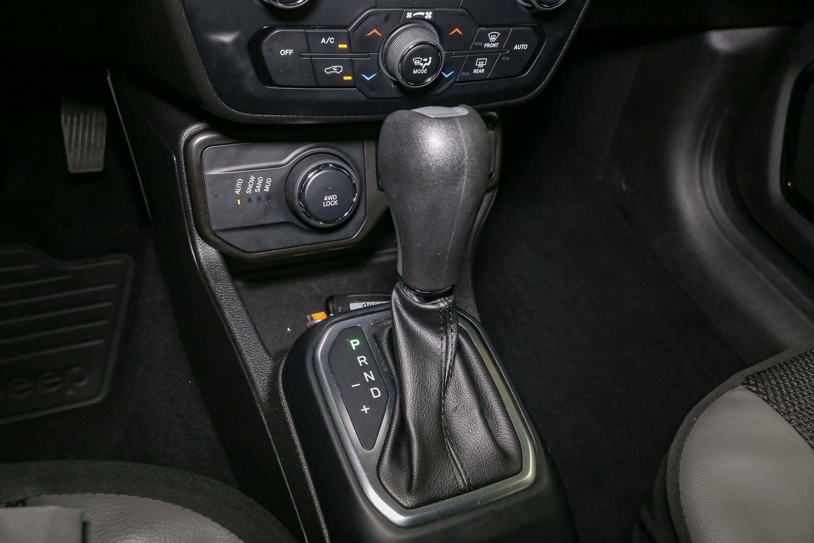 Used 2020 Jeep Renegade Altitude AWD/4WD image 31