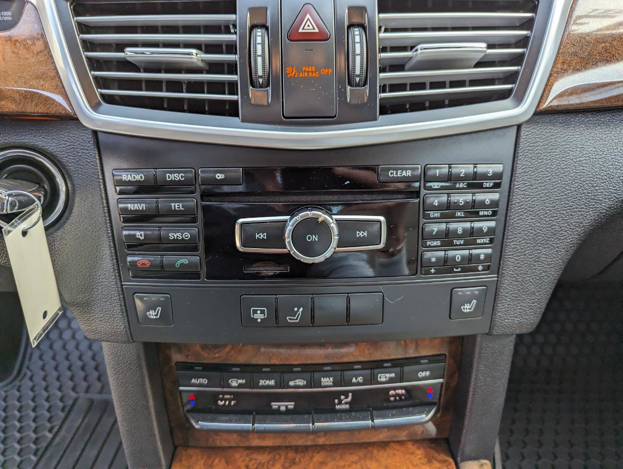 Used 2013 Mercedes-Benz E 350 4MATIC Sedan image 22