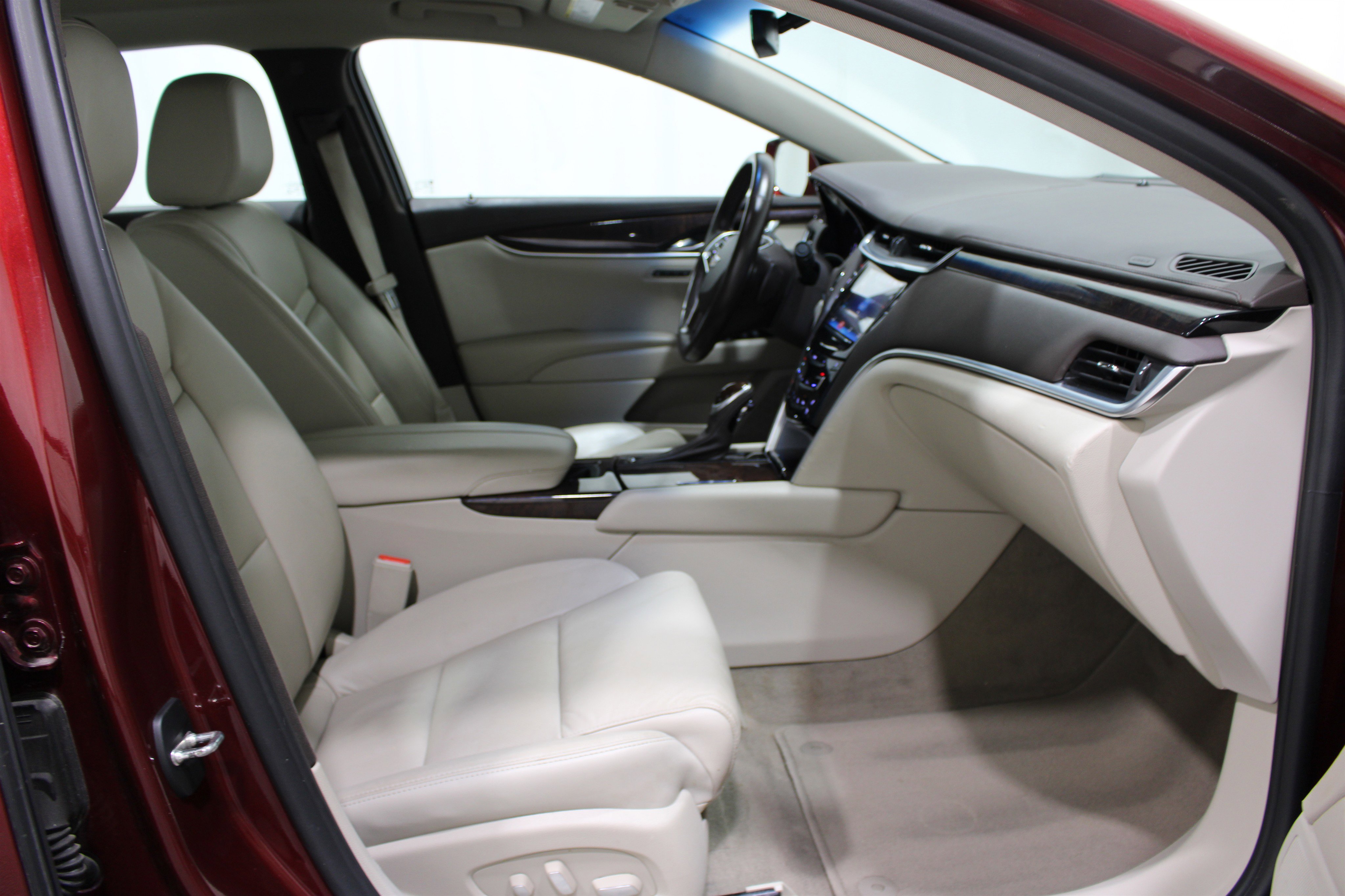 Used 2016 Cadillac XTS Luxury w/ Driver Awareness Package image 30