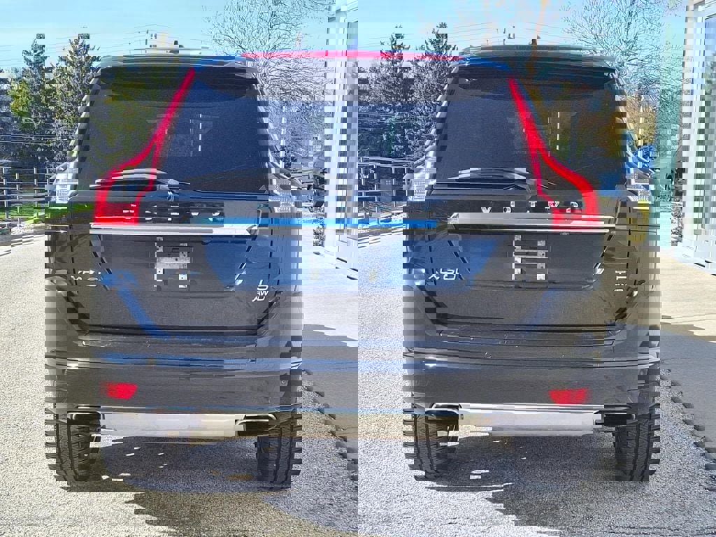 Used 2015 Volvo XC60 T5 w/ Climate Package AWD/4WD image 4