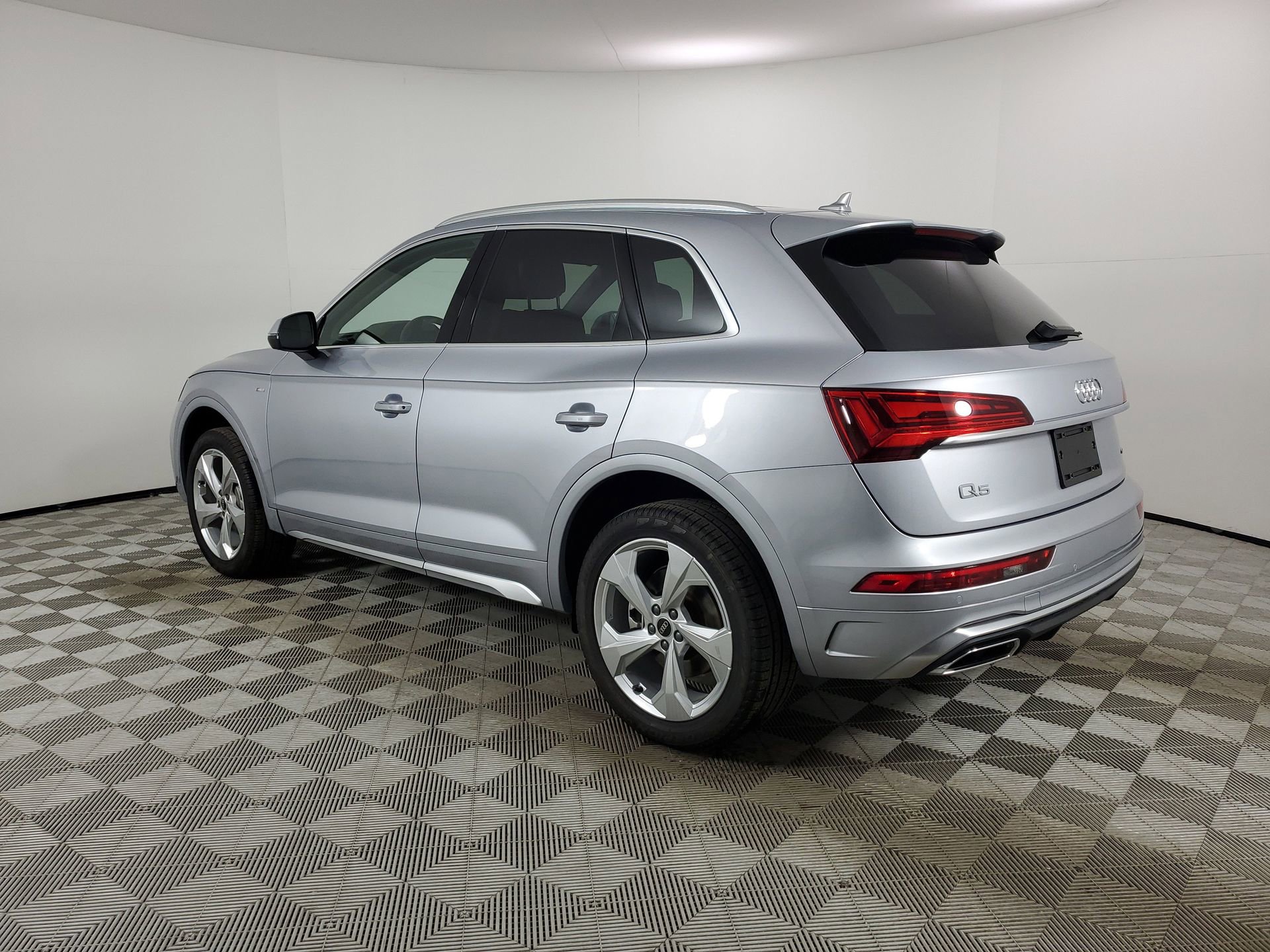 Certified 2024 Audi Q5 2.0T Premium Plus image 7