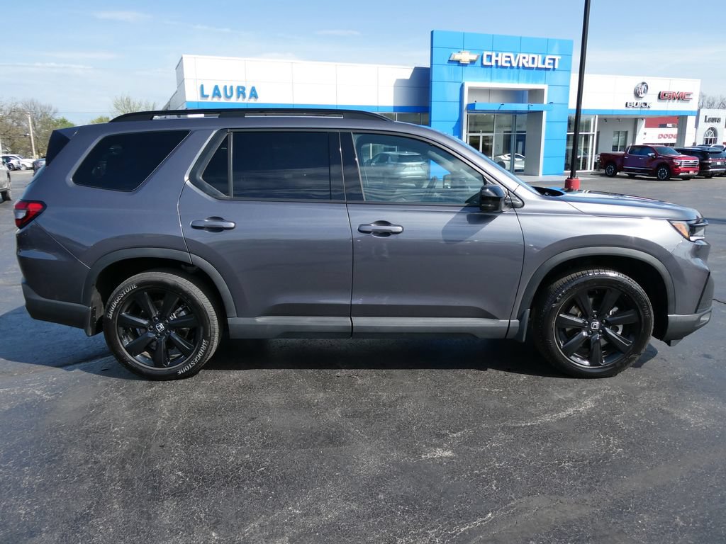 Used 2025 Honda Pilot Black Edition image 4