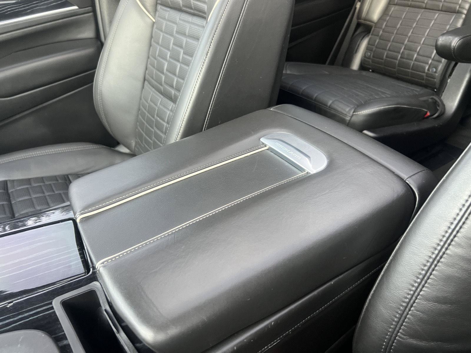 Used 2023 Cadillac Escalade V AWD/4WD image 31