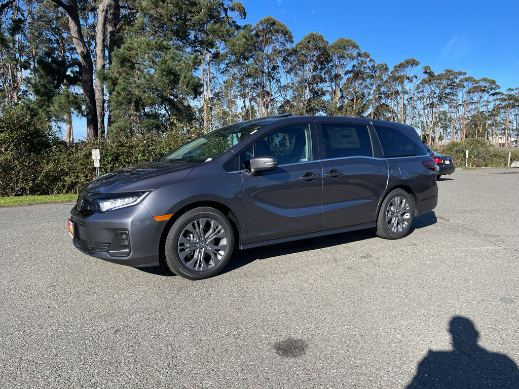 New 2026 Honda Odyssey Touring image 4