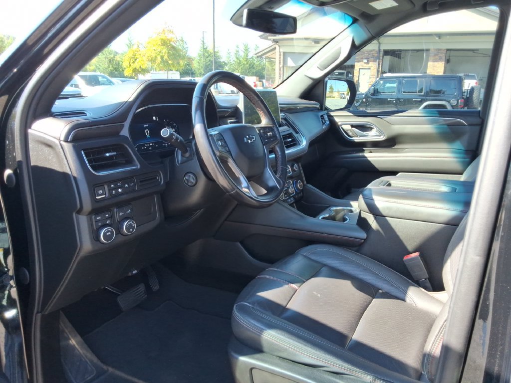 Used 2022 Chevrolet Suburban RST w/ Sport Performance Package AWD/4WD image 23