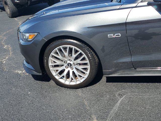 Used 2017 Ford Mustang GT Premium w/ GT Performance Package RWD image 8