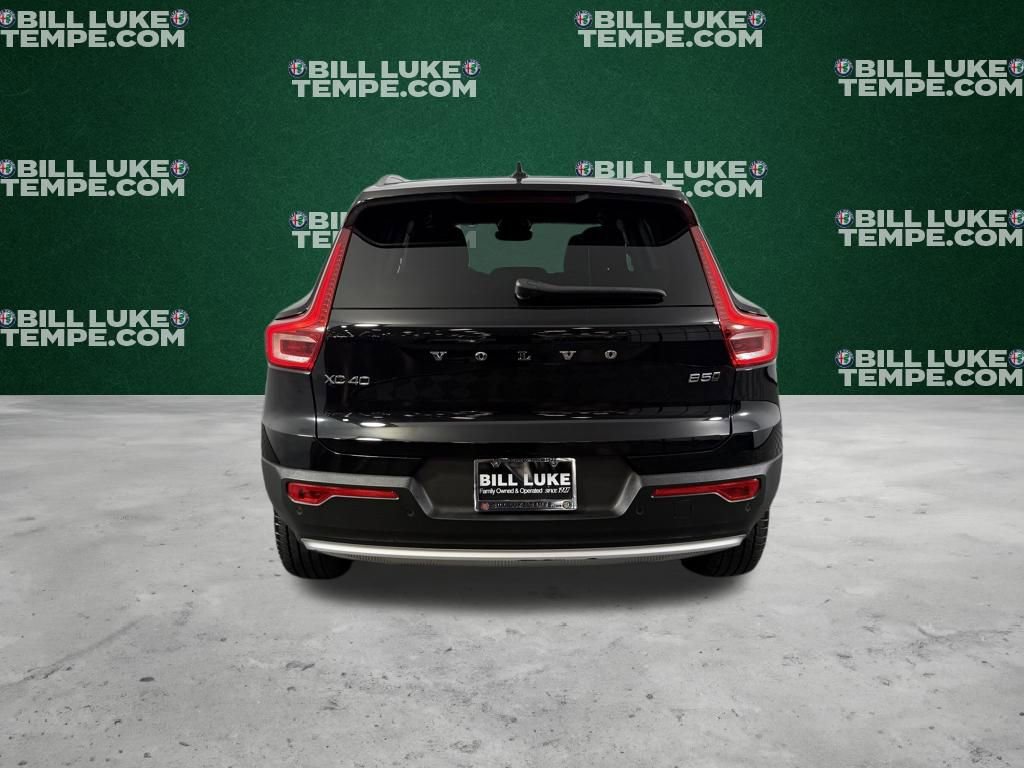 Used 2025 Volvo XC40 B5 Core image 8