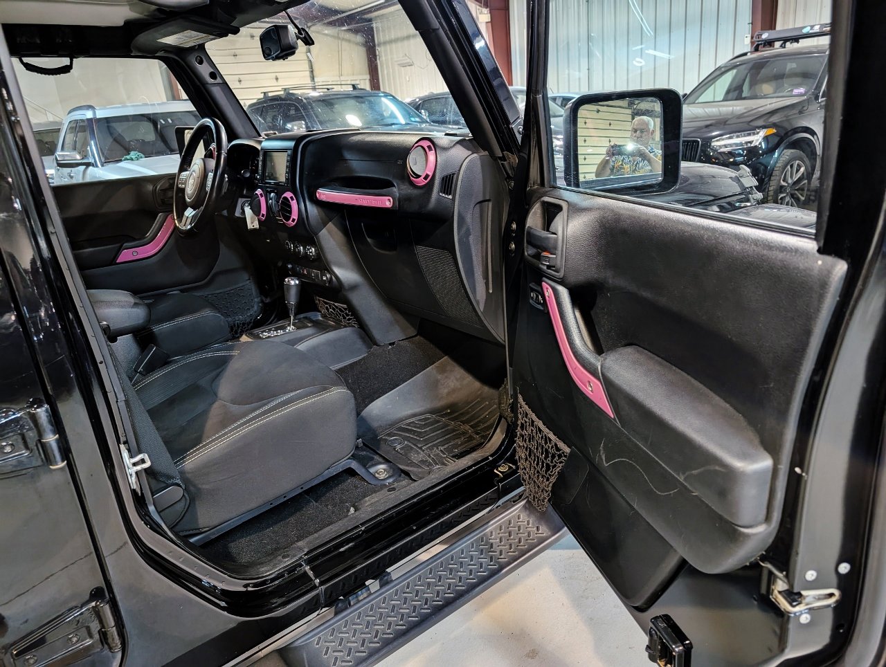 Used 2015 Jeep Wrangler Unlimited Sahara w/ Dual Top Group image 27