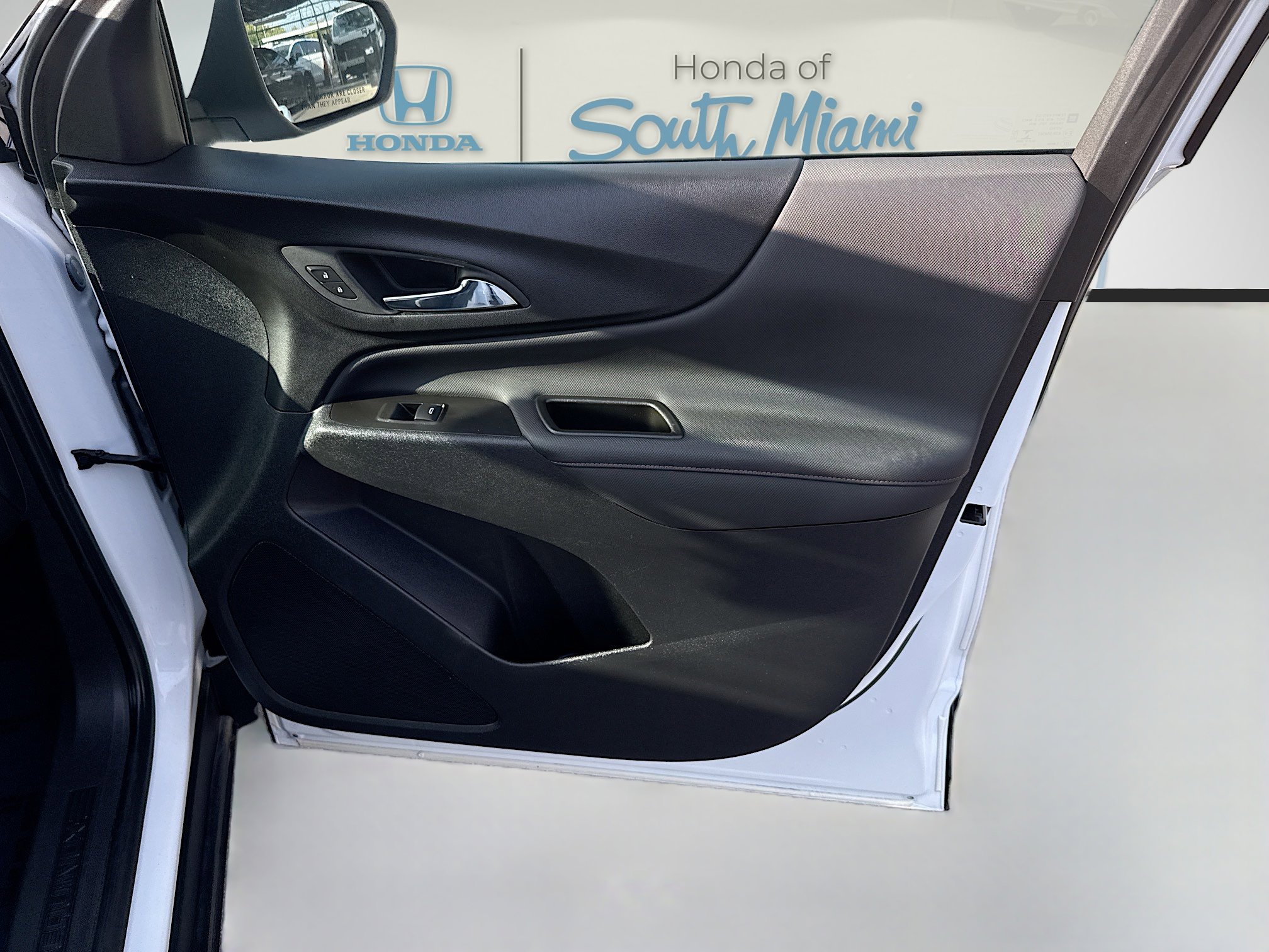 Used 2022 Chevrolet Equinox RS w/ Infotainment Package image 33