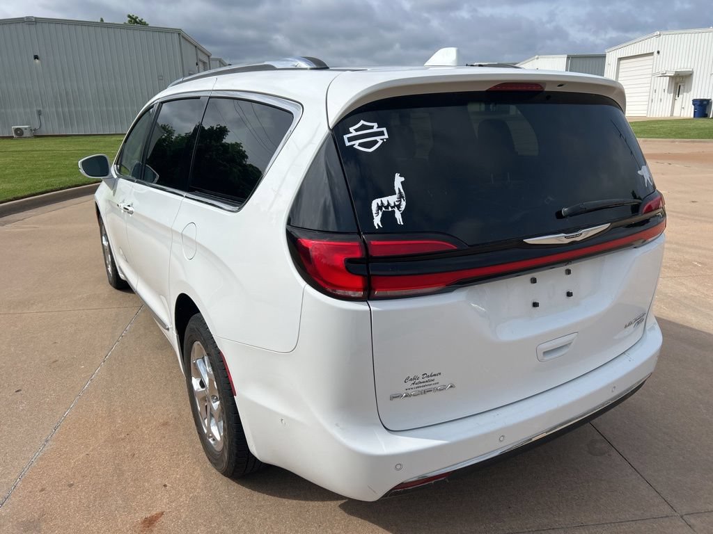 Used 2021 Chrysler Pacifica Limited w/ Premium & Safety Sphere Group AWD/4WD image 3