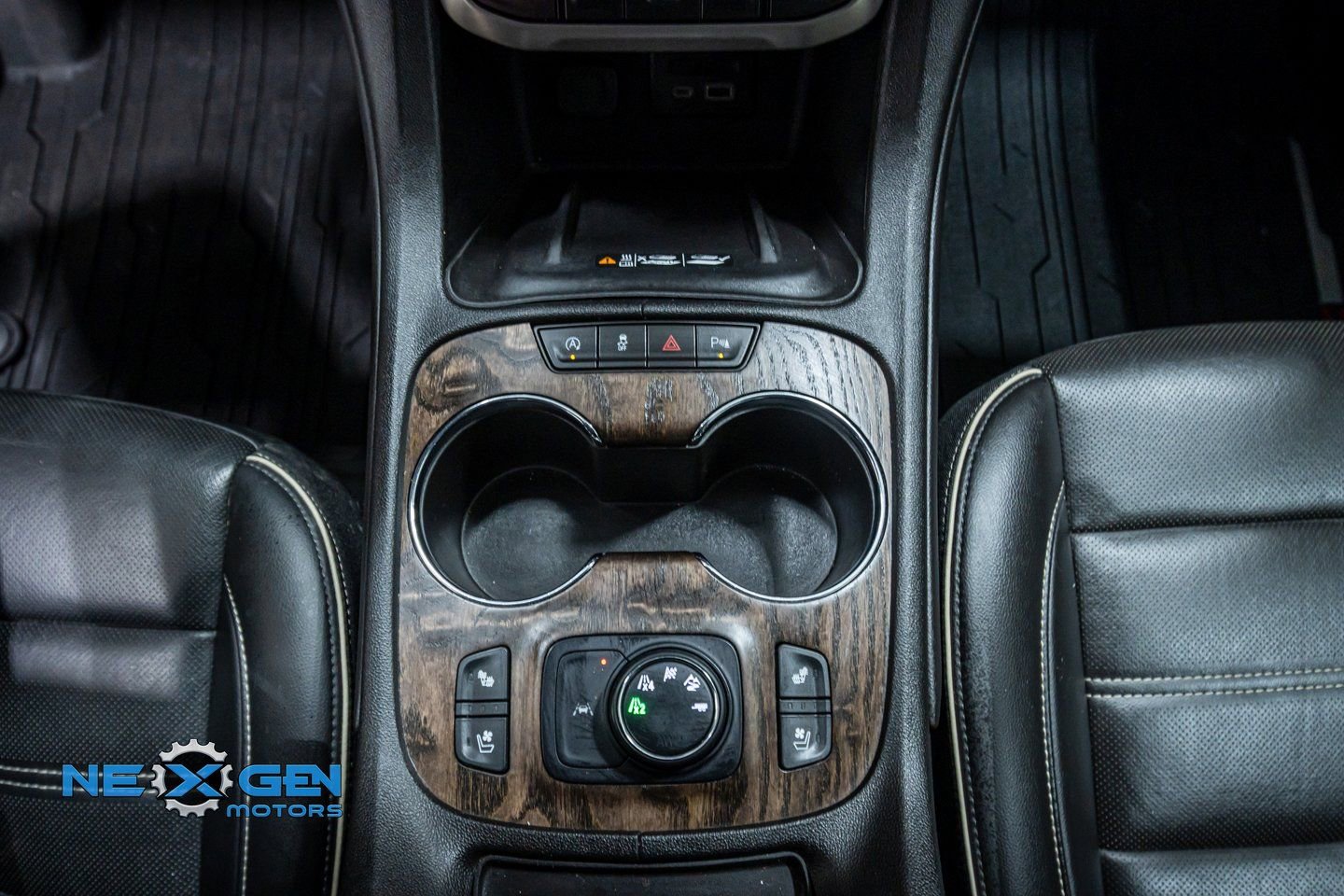 Used 2021 GMC Acadia Denali w/ Denali Ultimate Package image 19