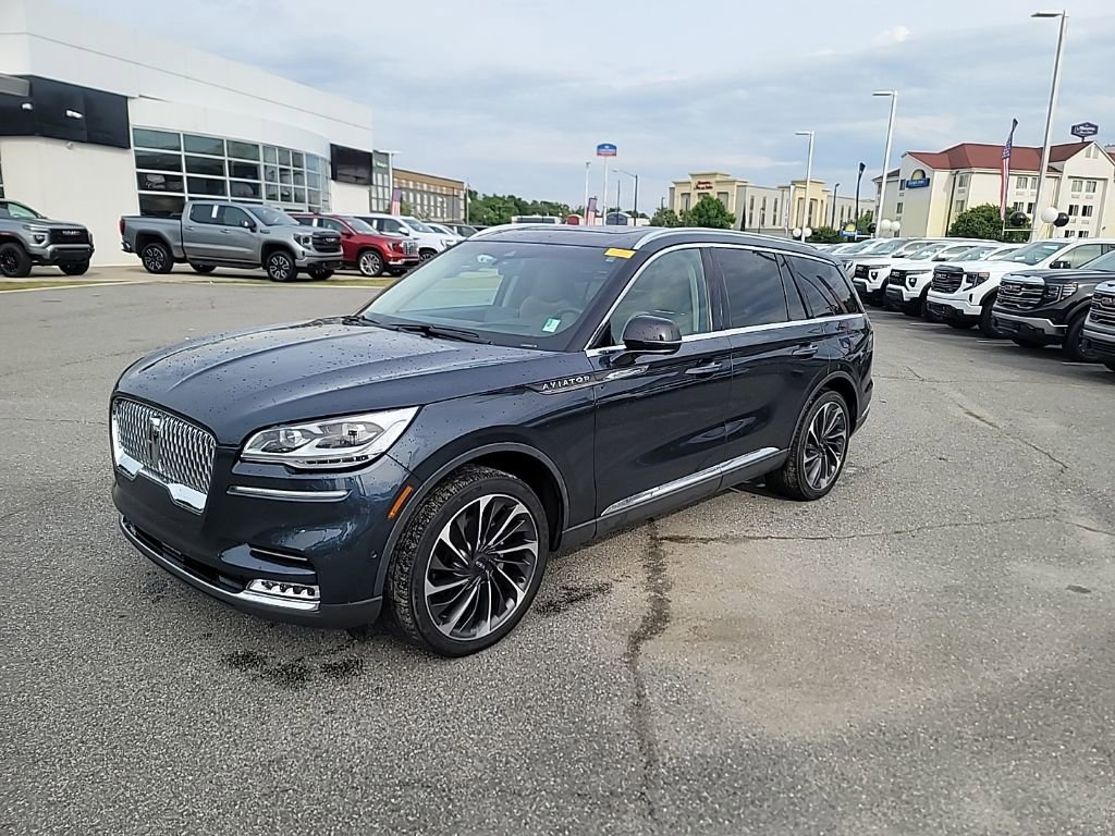 Used 2022 Lincoln Aviator Reserve w/ Equipment Group 201A AWD/4WD image 3