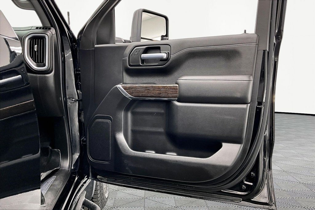 Used 2019 GMC Sierra 1500 SLE w/ X31 Off-Road Package AWD/4WD image 25