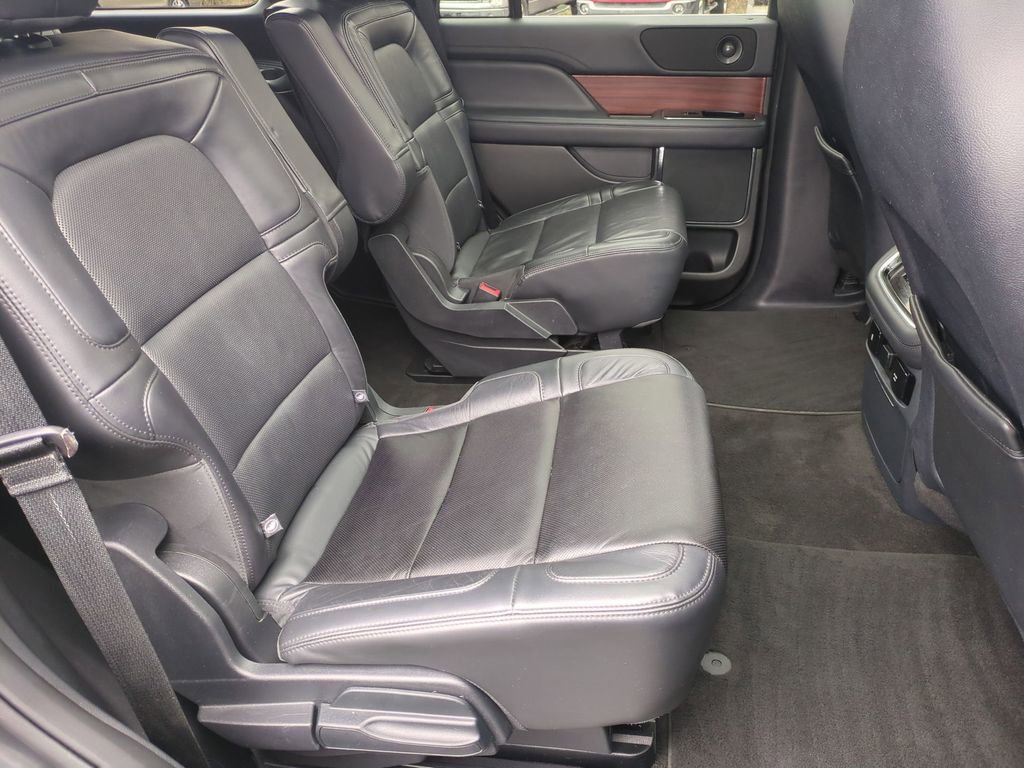 Used 2023 Lincoln Navigator Reserve AWD/4WD image 21