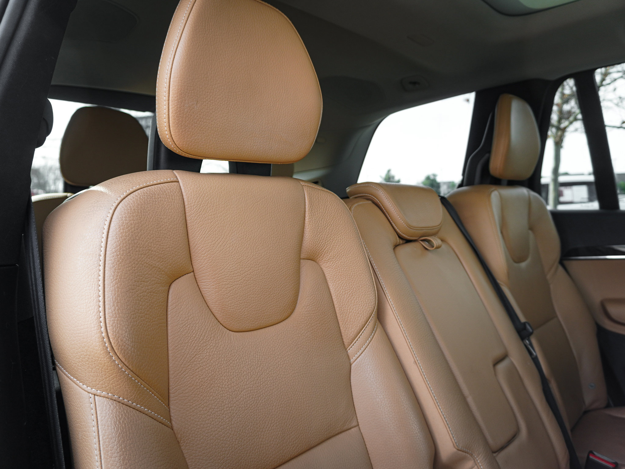 Used 2016 Volvo XC90 T6 Momentum w/ Protection Package Plus image 33