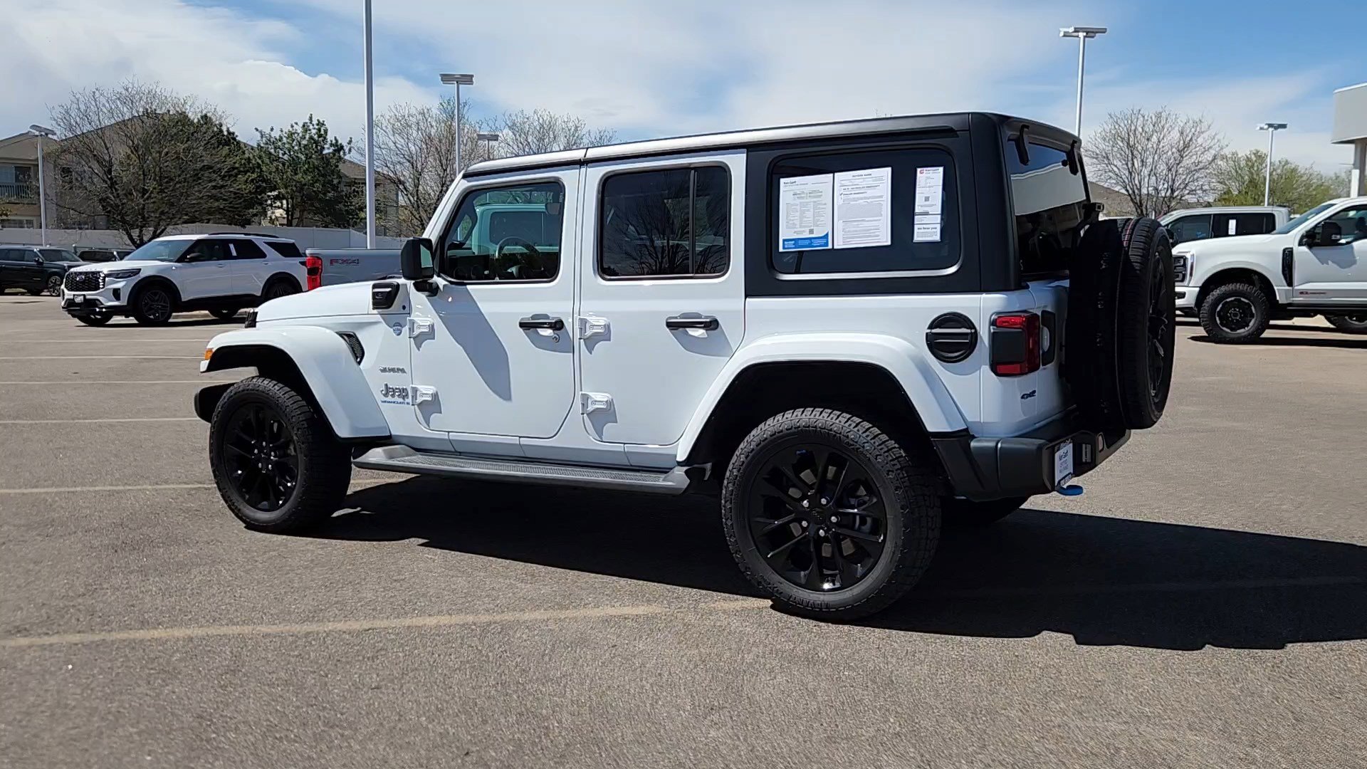 Used 2023 Jeep Wrangler Sahara w/ Cold Weather Group image 19