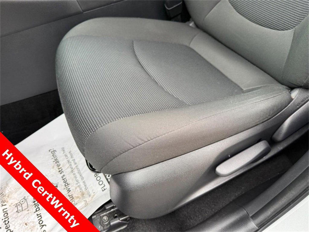 Used 2024 Toyota RAV4 LE image 17