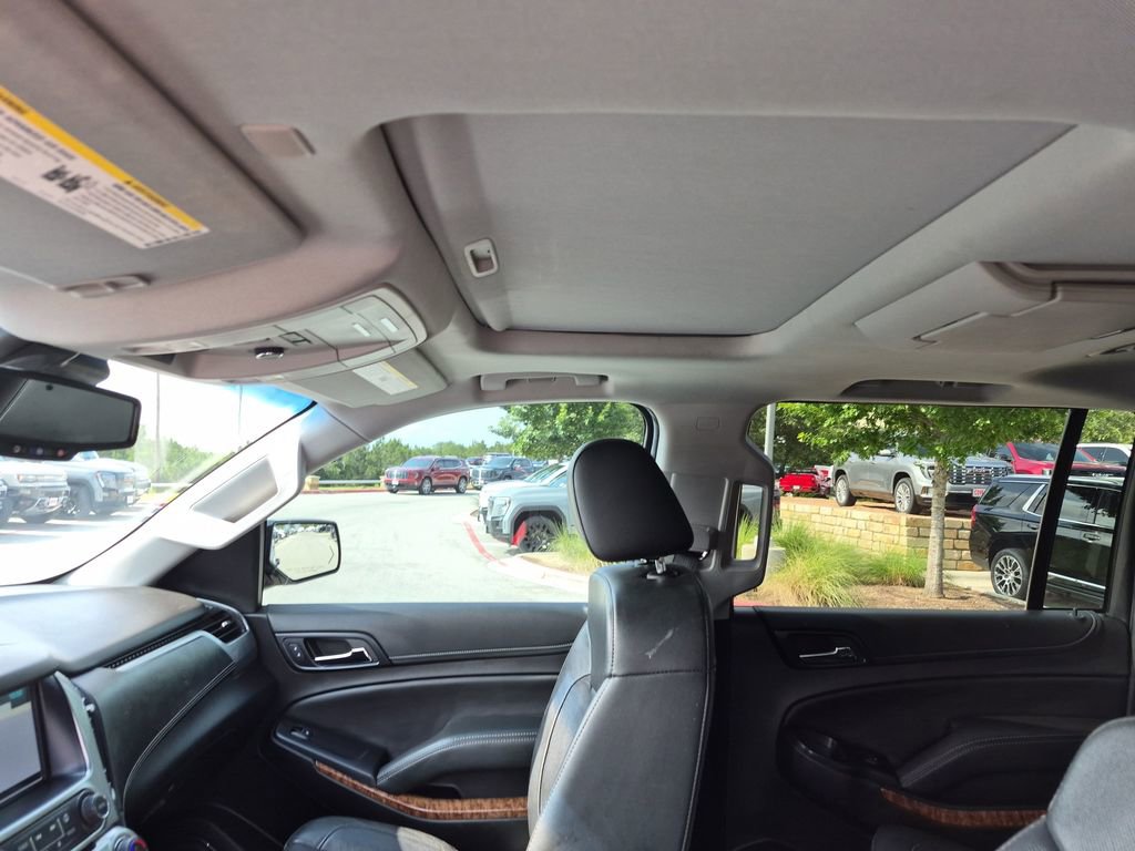 Used 2019 Chevrolet Suburban Premier AWD/4WD image 32