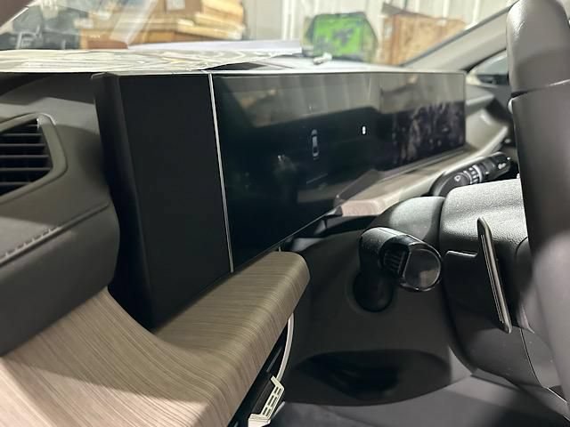 Used 2025 Hyundai Sonata SEL FWD image 12