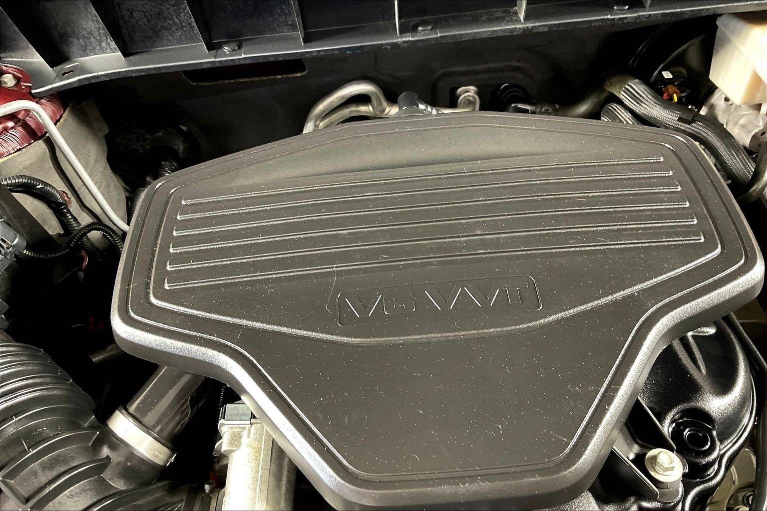 Used 2018 GMC Acadia Denali w/ Technology Package AWD/4WD image 32