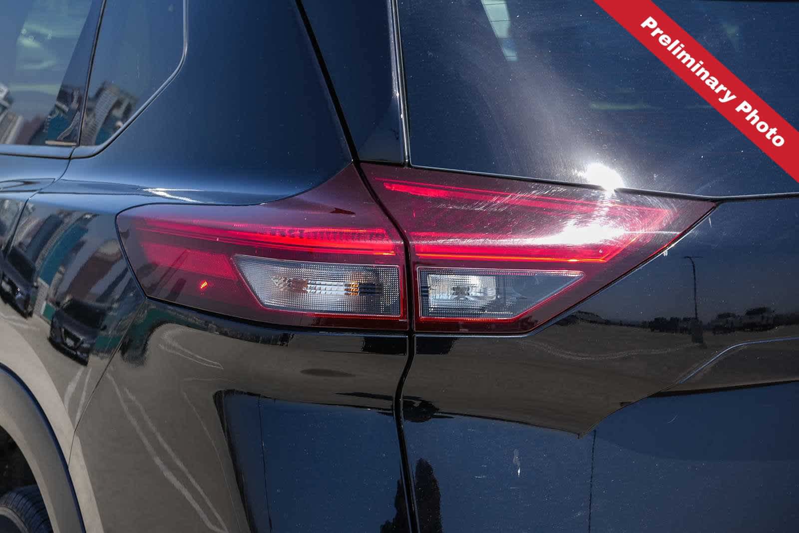 Used 2023 Nissan Rogue SV w/ SV Premium B Package FWD image 8