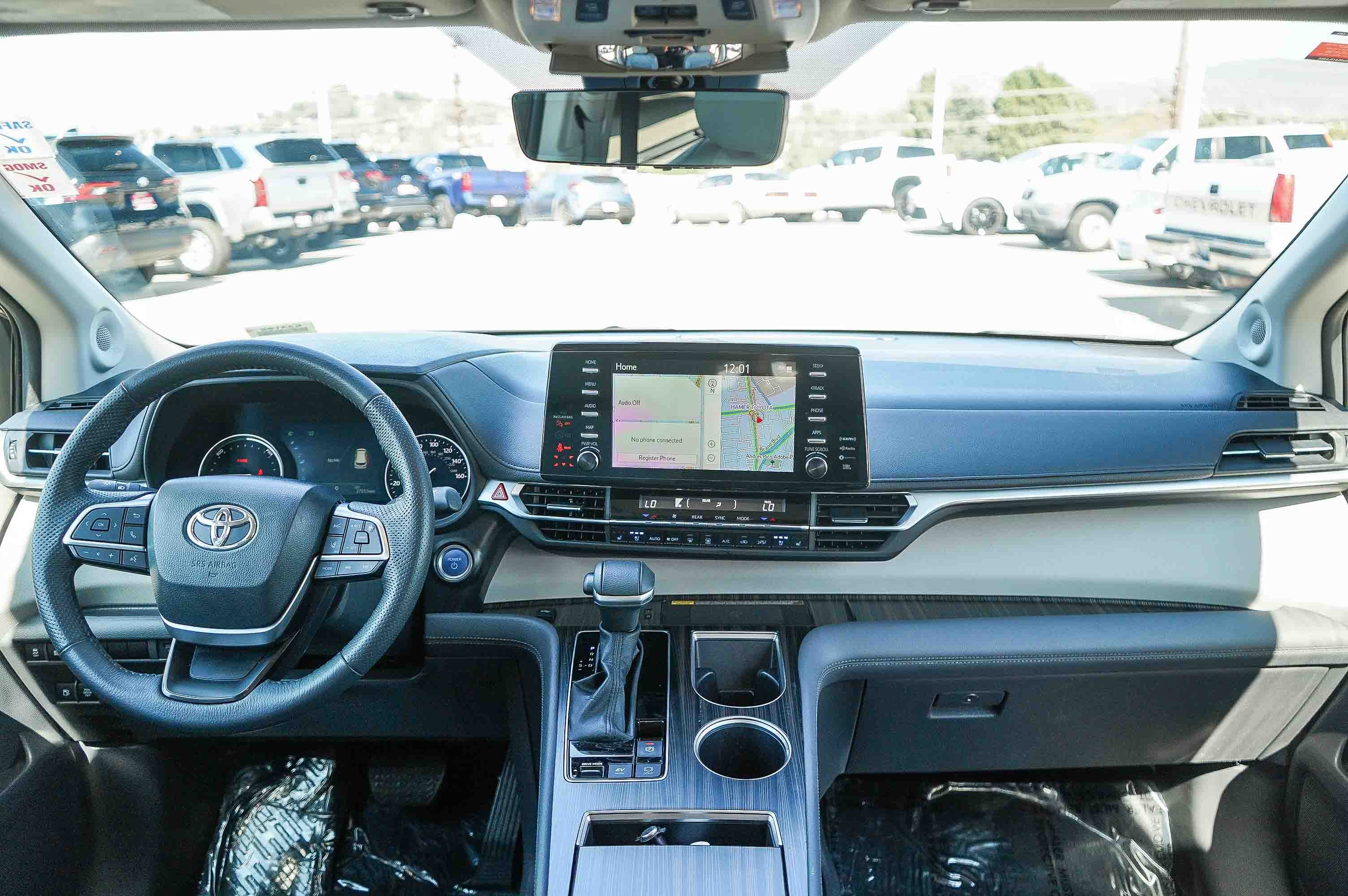 Certified 2024 Toyota Sienna Limited image 13