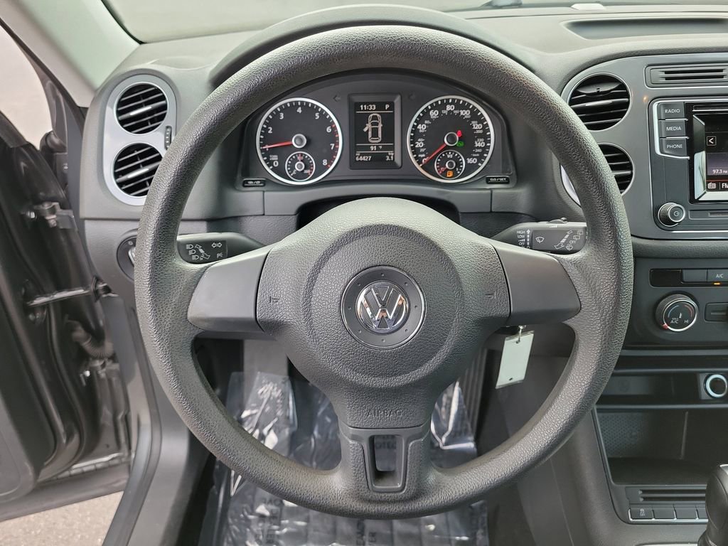 Used 2018 Volkswagen Tiguan Limited FWD image 26
