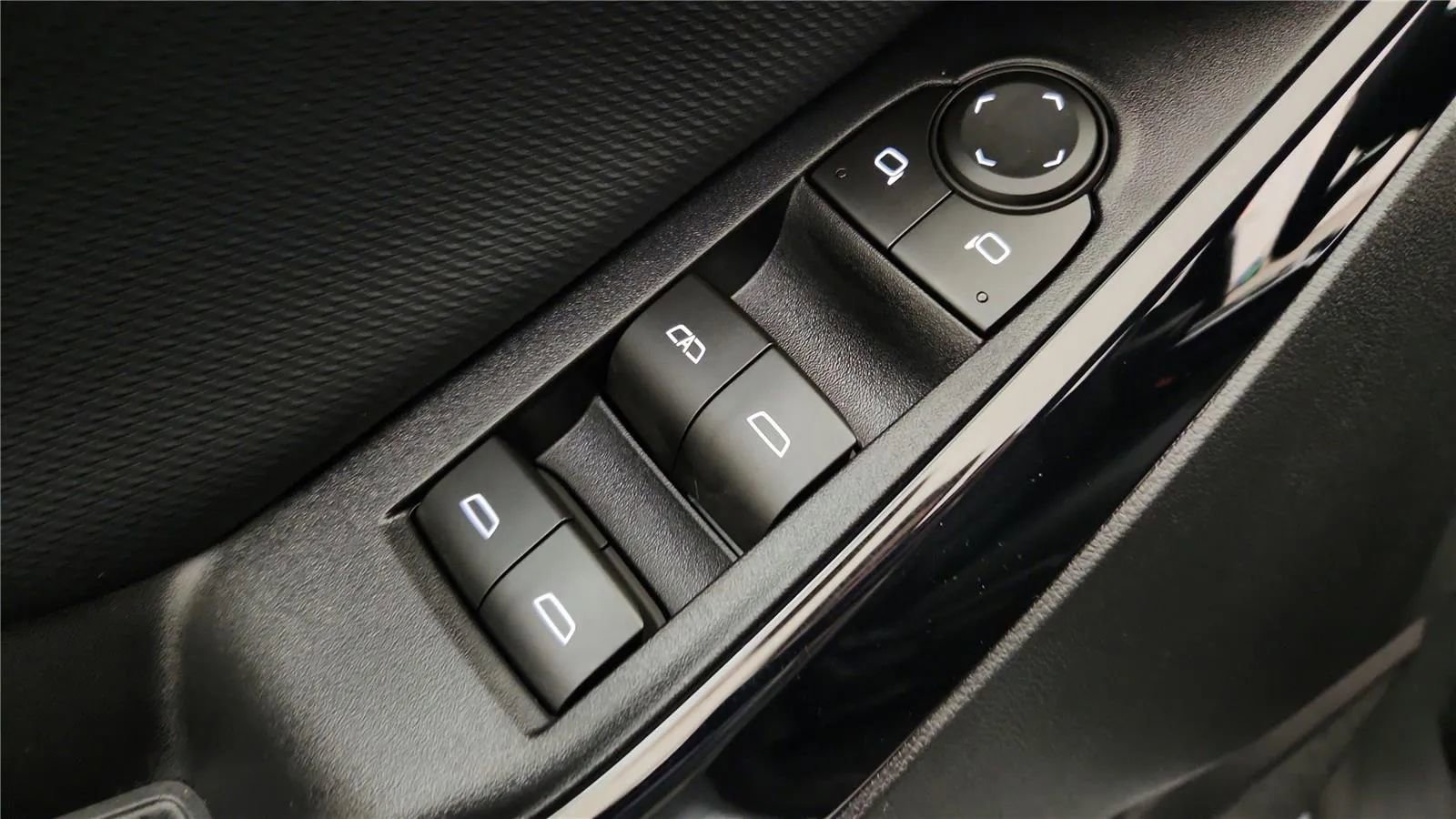 New 2026 Chevrolet Equinox LT image 15