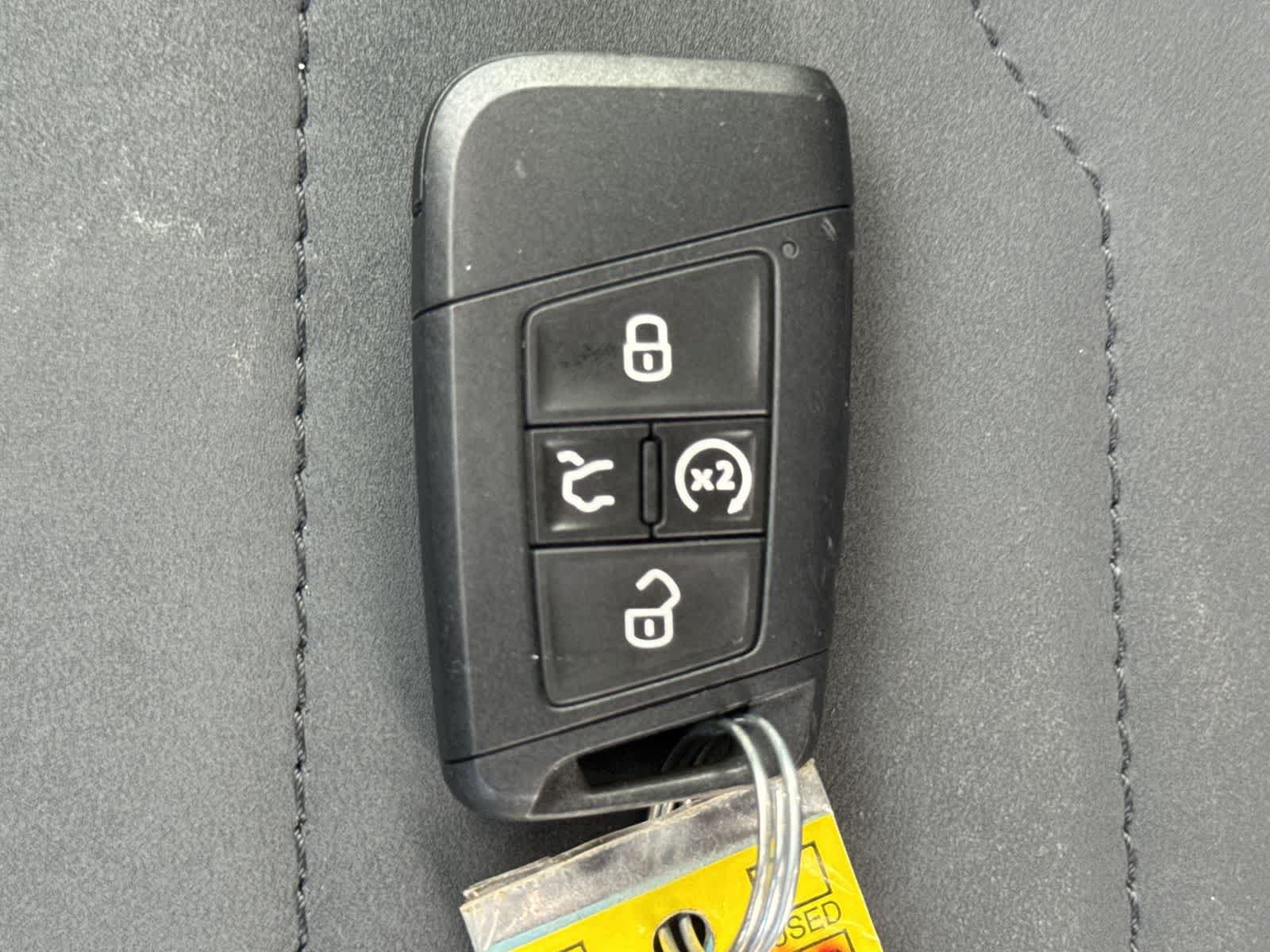 Used 2025 Volkswagen Taos SE FWD image 28