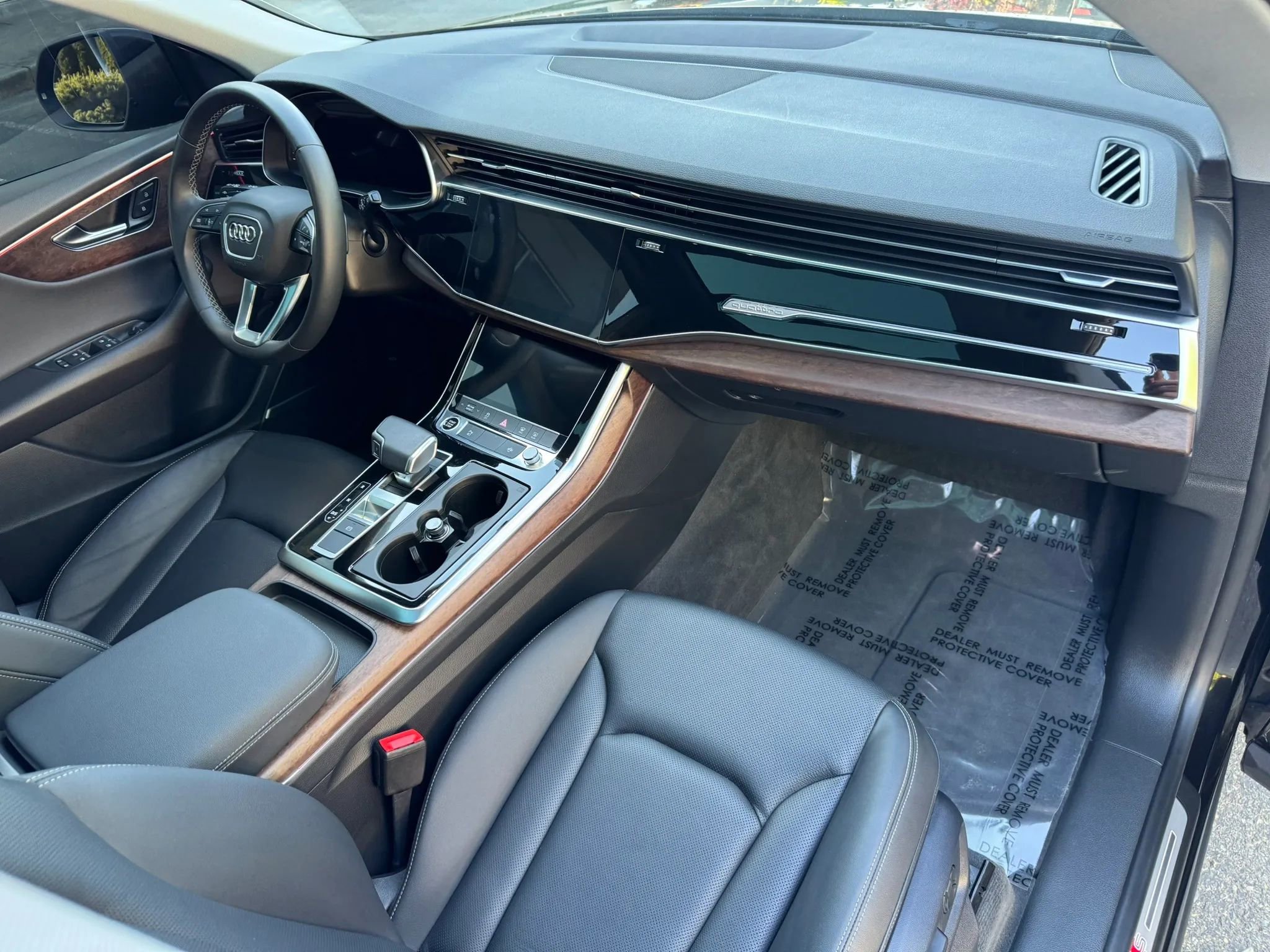 Used 2022 Audi Q8 Premium Plus AWD/4WD image 21