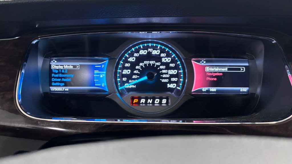 Used 2016 Ford Taurus Limited FWD image 14