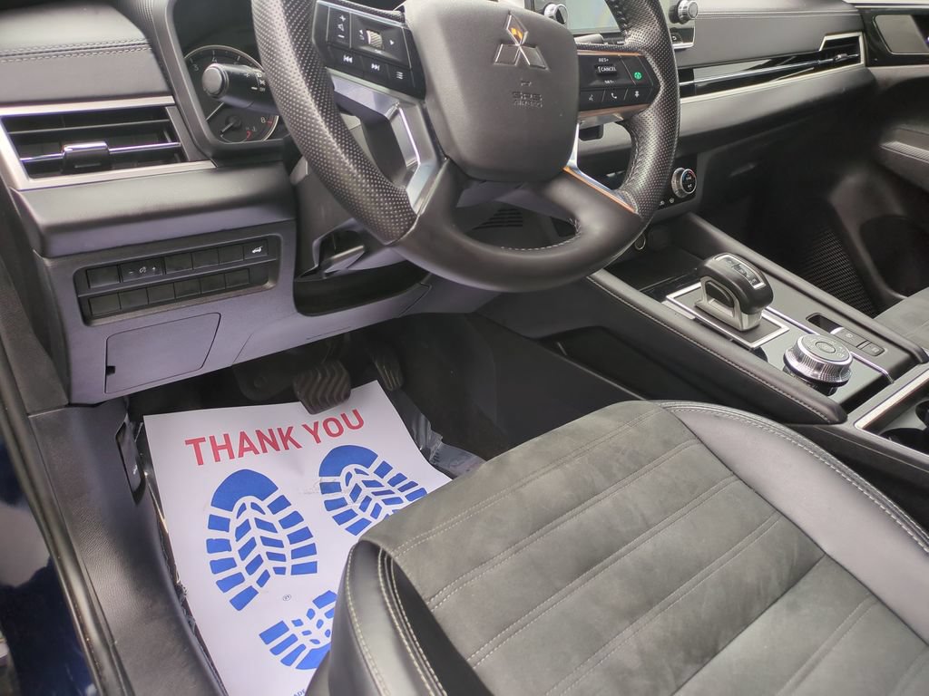 Used 2024 Mitsubishi Outlander AWD image 8