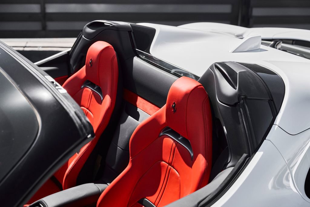 Used 2024 Ferrari SF90 Spider image 17