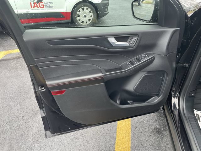 Used 2025 Ford Escape ST-Line FWD image 14