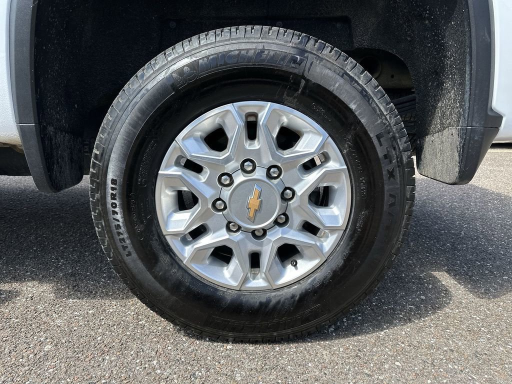 Used 2025 Chevrolet Silverado 2500 LT AWD/4WD image 34