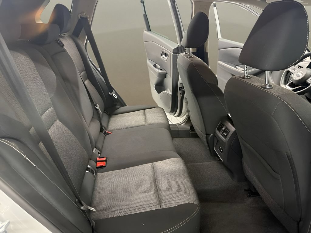 Used 2024 Nissan Rogue SV FWD image 24
