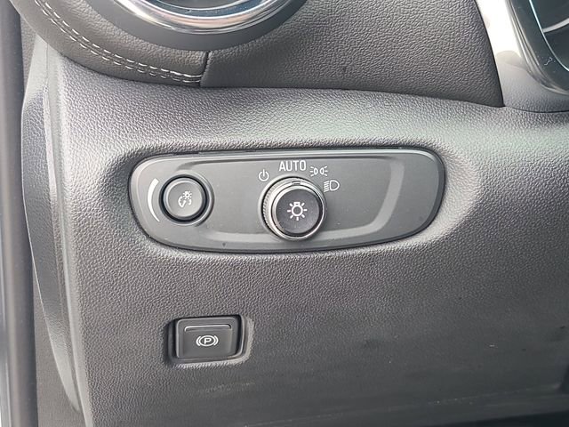 Used 2023 Chevrolet Blazer LT AWD/4WD image 24