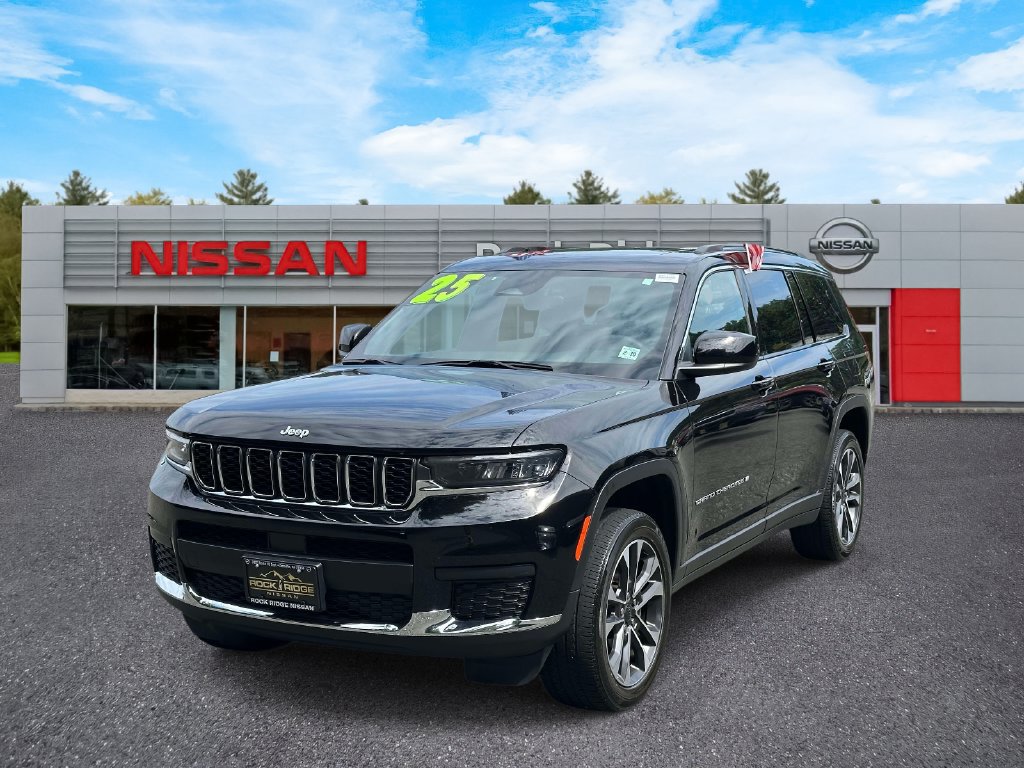 Used 2025 Jeep Grand Cherokee L Laredo AWD/4WD image 2