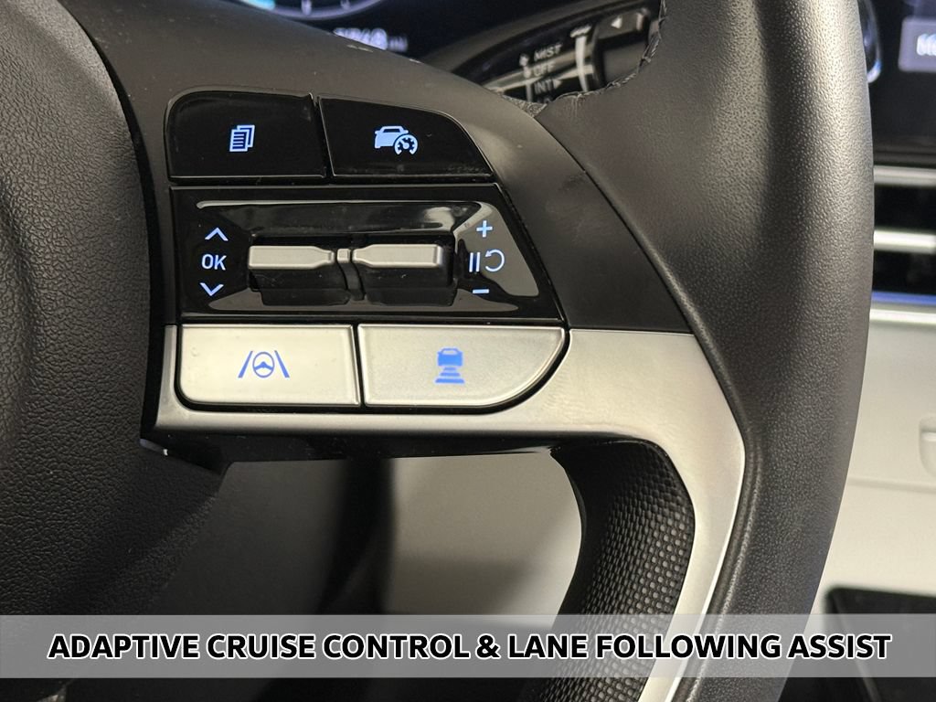 Certified 2025 Hyundai Elantra Limited FWD image 6