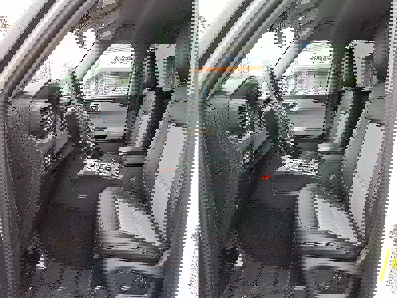 Used 2023 Ford Explorer XLT w/ Equipment Group 202A image 11