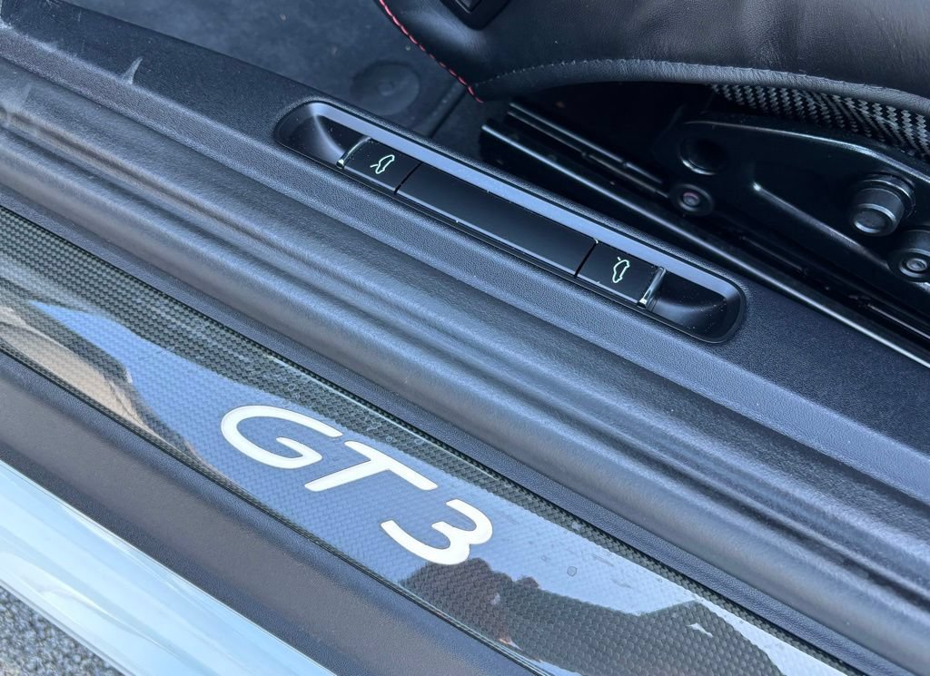 Used 2018 Porsche 911 GT3 RWD image 28