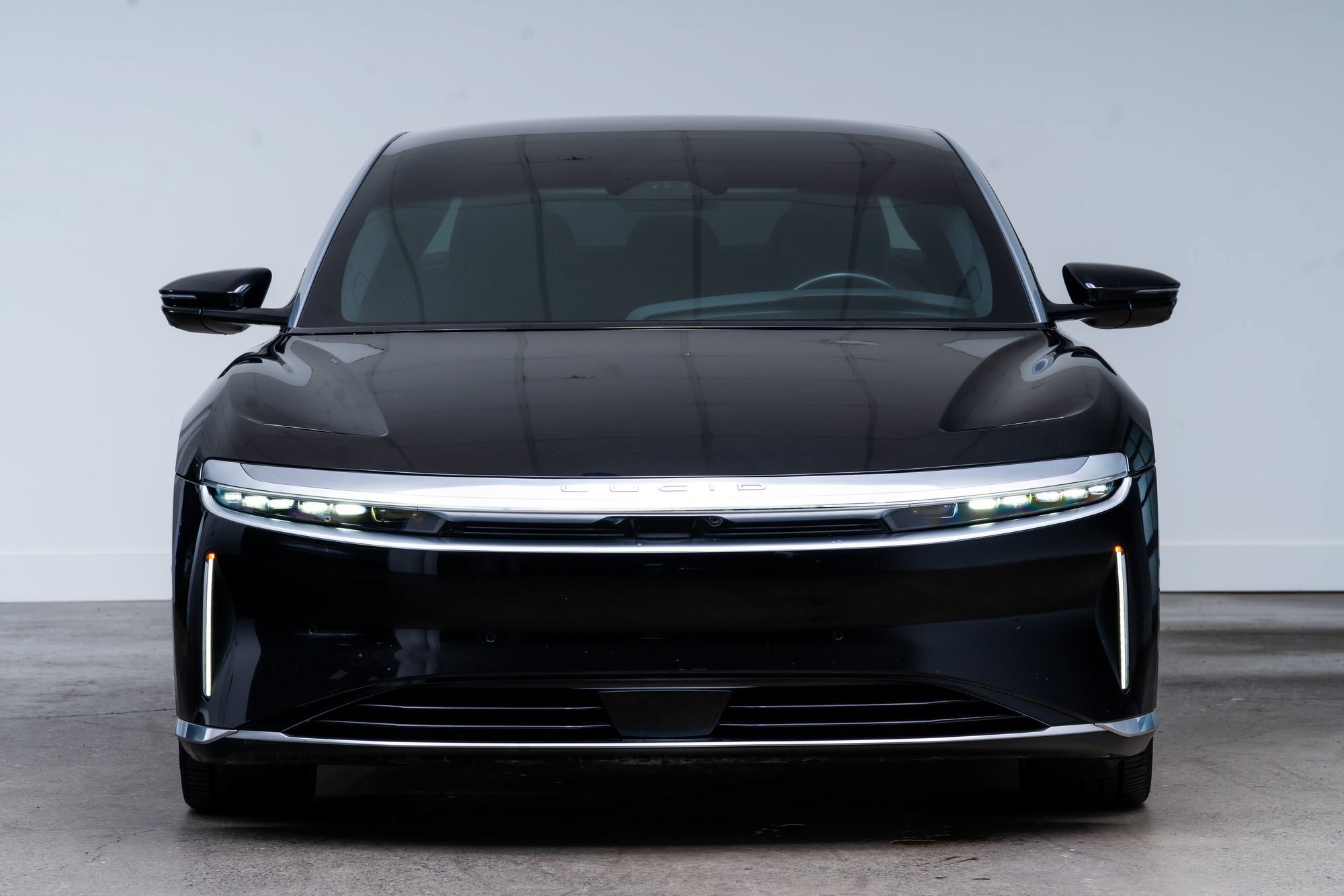 Used 2023 Lucid Air Touring AWD/4WD image 2