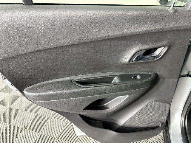 Used 2019 Chevrolet Trax LS w/ LPO, Protection Package FWD image 21