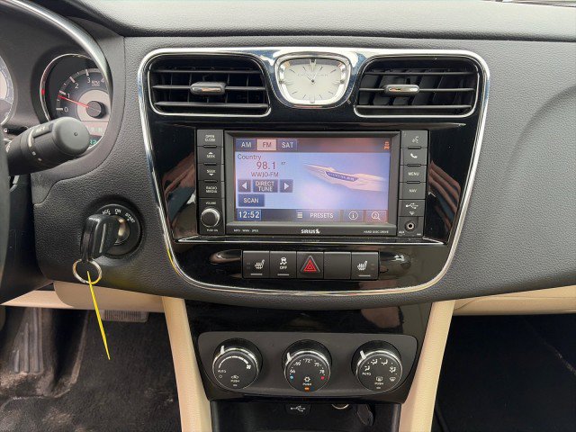 Used 2013 Chrysler 200 Limited FWD image 16