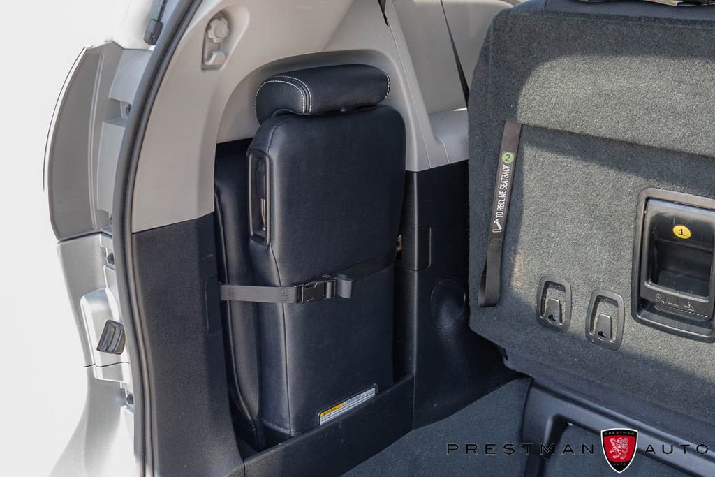 Used 2020 Toyota Sienna SE FWD image 42