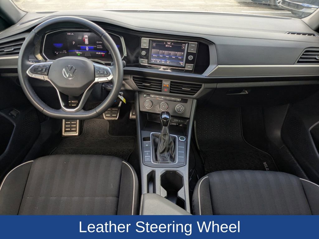 Used 2024 Volkswagen Jetta Sport image 15
